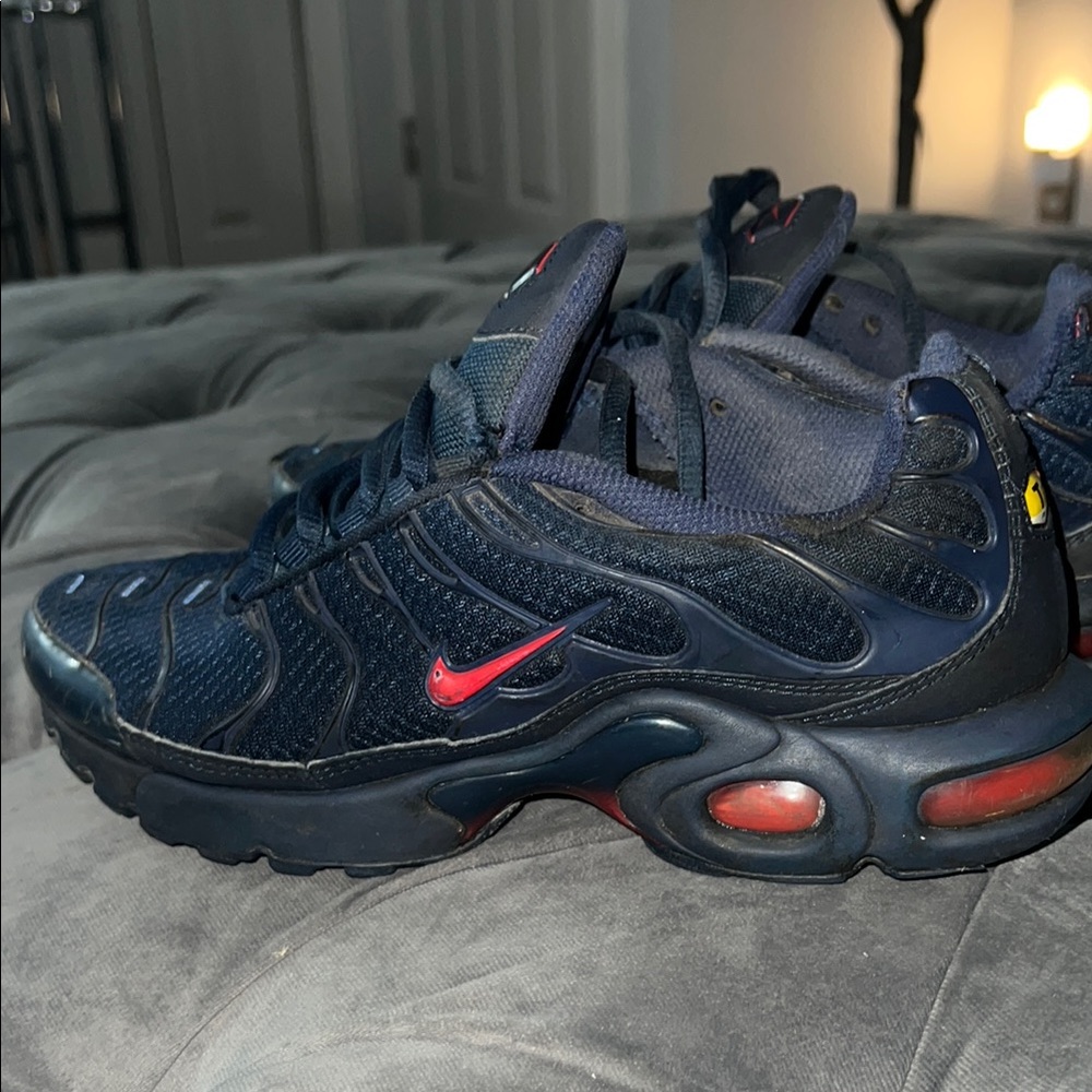 Air Max Plus GS 'Midnight Navy Challenge Red' Navy and Red Athletic Sneakers - Picture 9 of 9